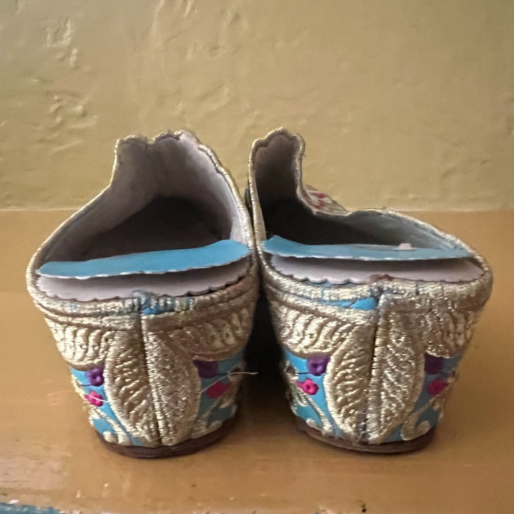 Authentic Moroccan Slippers - Picture 4 of 4